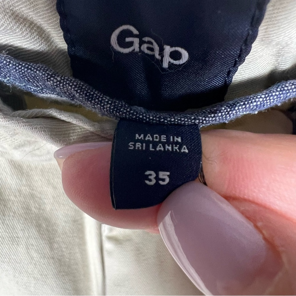 GAP Khaki Shorts Size 35 - Picture 9 of 11